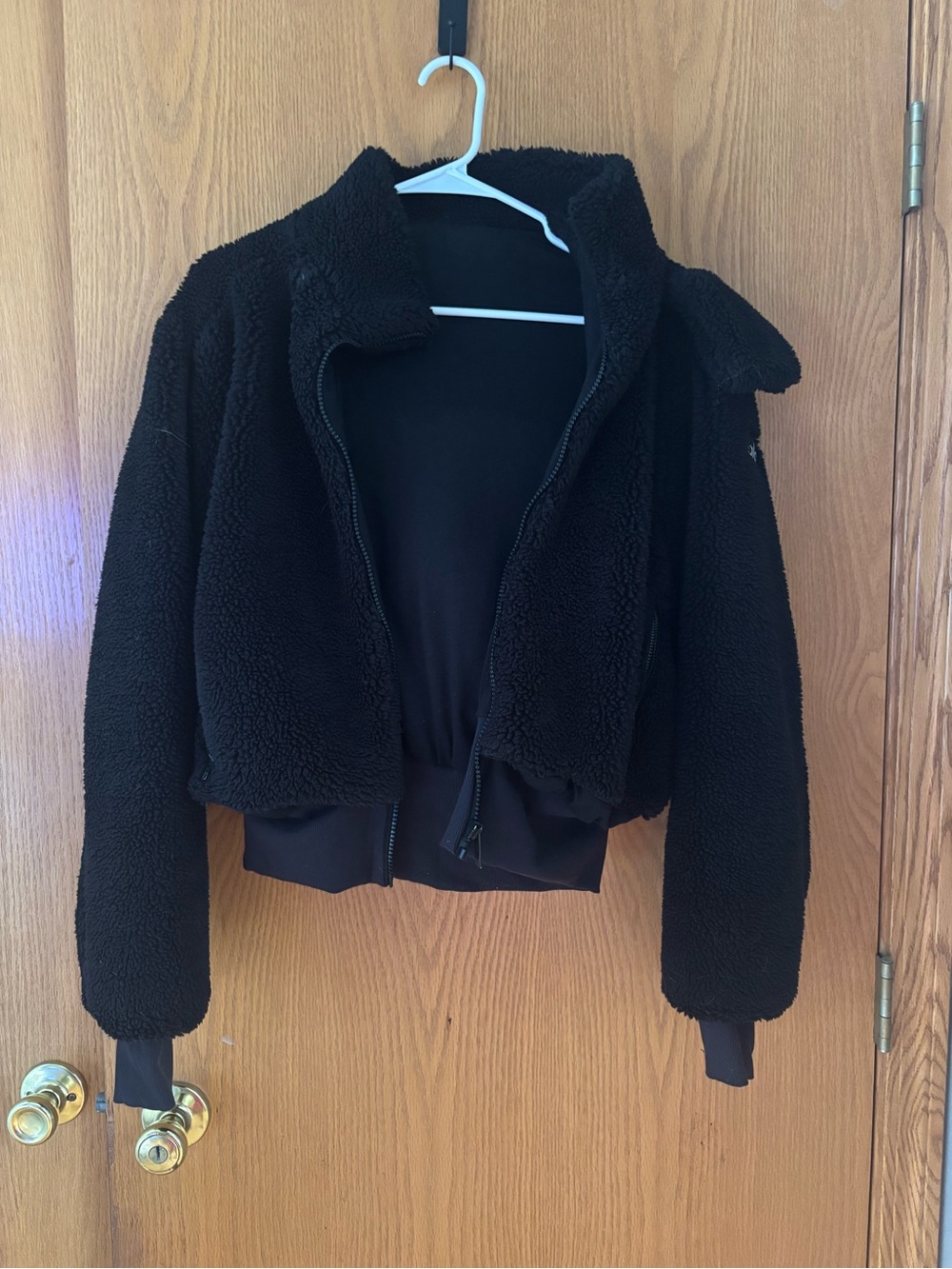 ALO Yoga Black Sherpa Cropped Zip Jacket